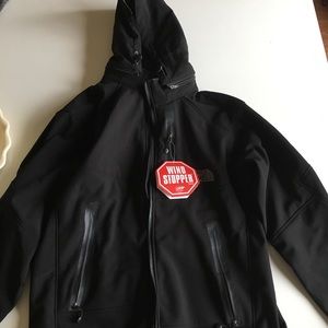 TNF Light Jacket